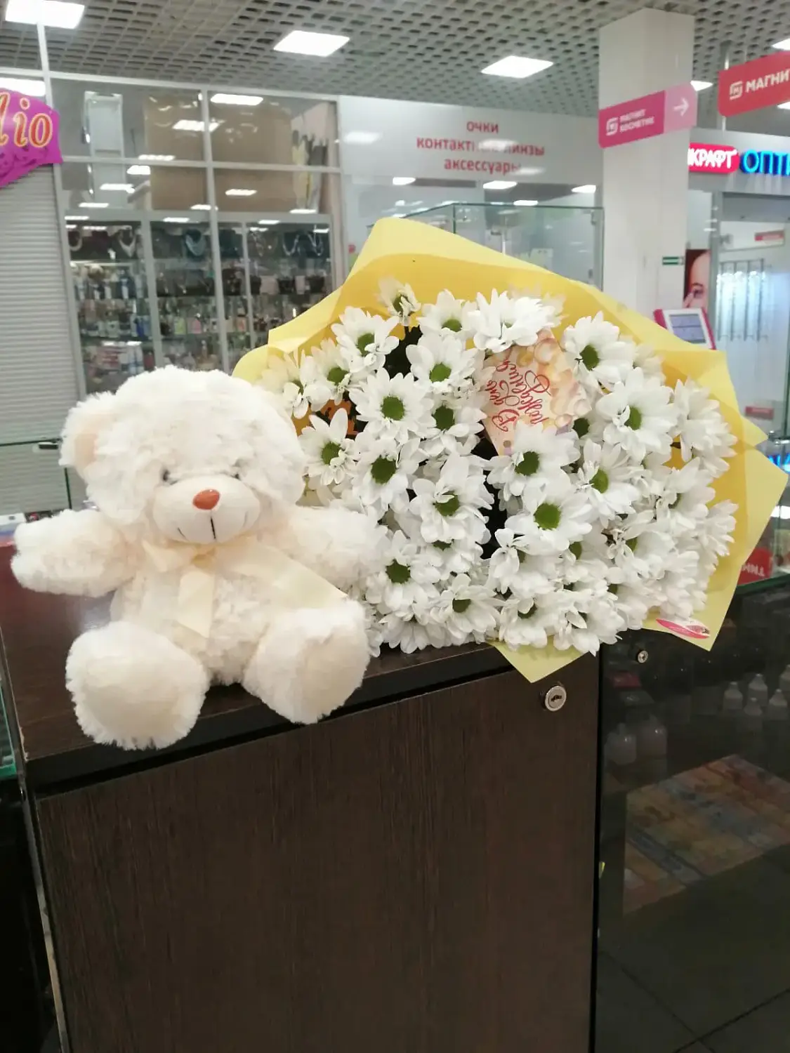 Букет из белых ромашек