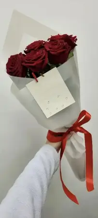 Букет из 5 красных роз
